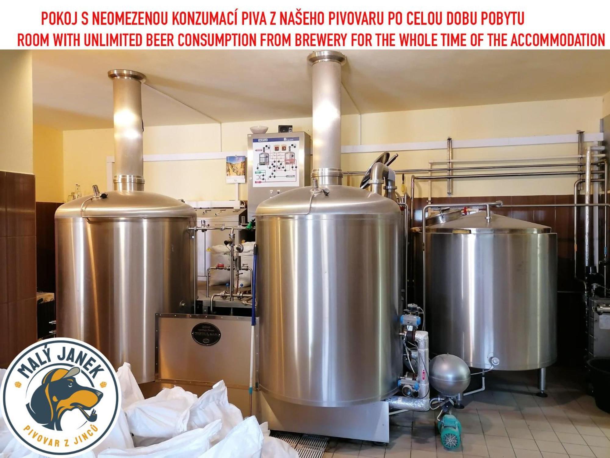 Penzion Eska S Pivovarem Mj Jince Bagian luar foto